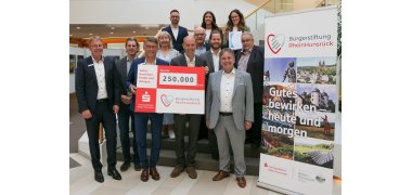 Vorstand Bürgerstiftung, Landrat, Vorstand Sparkasse, Kuratorium