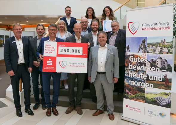 Vorstand Bürgerstiftung, Landrat, Vorstand Sparkasse, Kuratorium