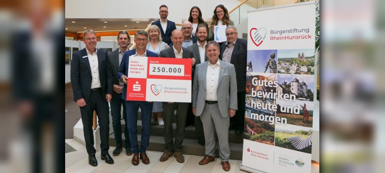 Vorstand Bürgerstiftung, Landrat, Vorstand Sparkasse, Kuratorium Vorstand Bürgerstiftung, Landrat, Vorstand Sparkasse, Kuratorium
